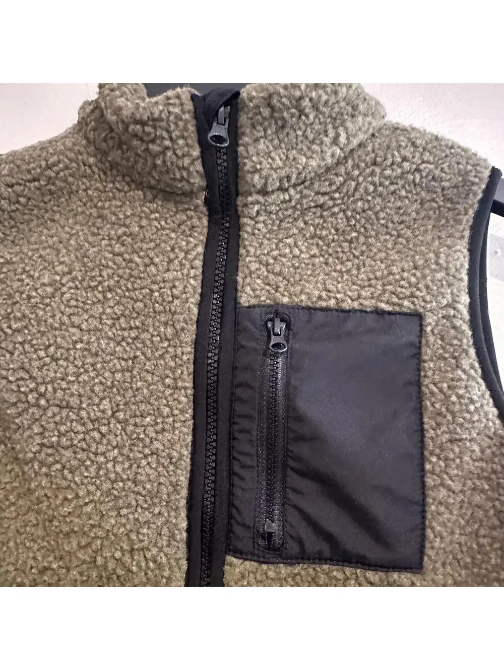 Scene And Hear Vest Boys Vest Size 8 Green Pockets Full Zip Mock Neck Sleeveless